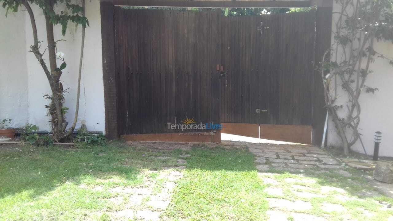 Casa para aluguel de temporada em Ilhabela (Feiticeira)