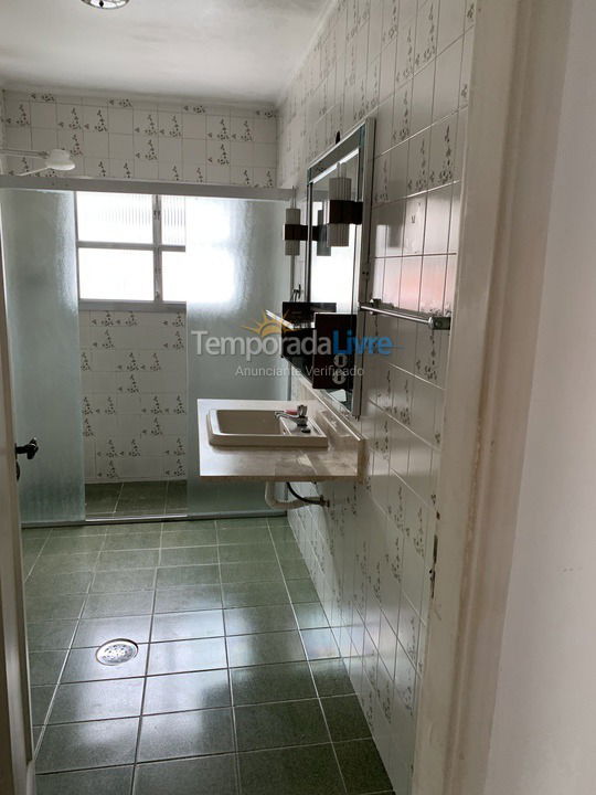 Apartamento para aluguel de temporada em Guarujá (Pitangueiras)