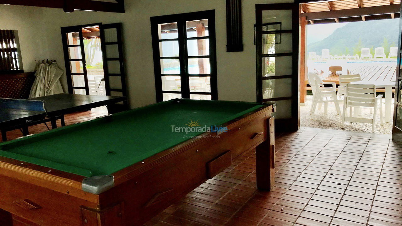 Apartamento para aluguel de temporada em Ubatuba (Praia das Toninhas)
