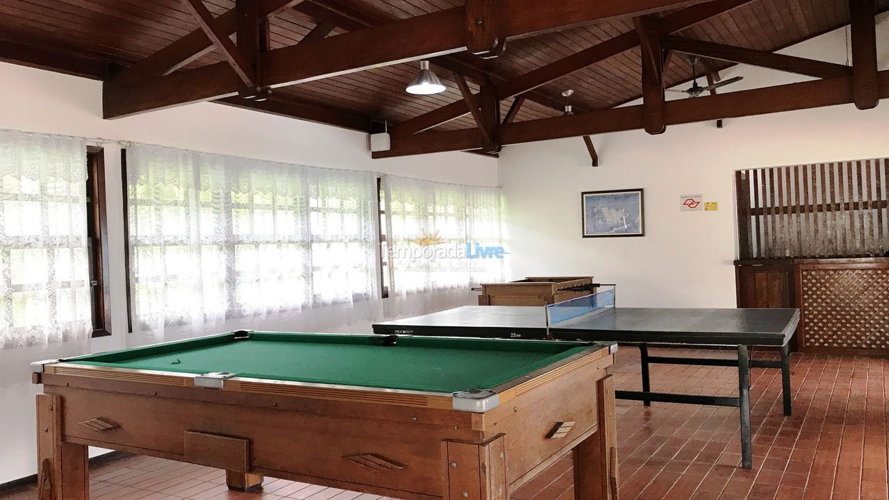 Apartamento para aluguel de temporada em Ubatuba (Praia das Toninhas)