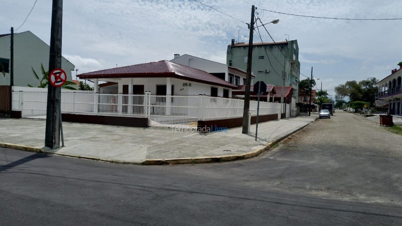 House for vacation rental in Pontal do Paraná (Praia de Leste)