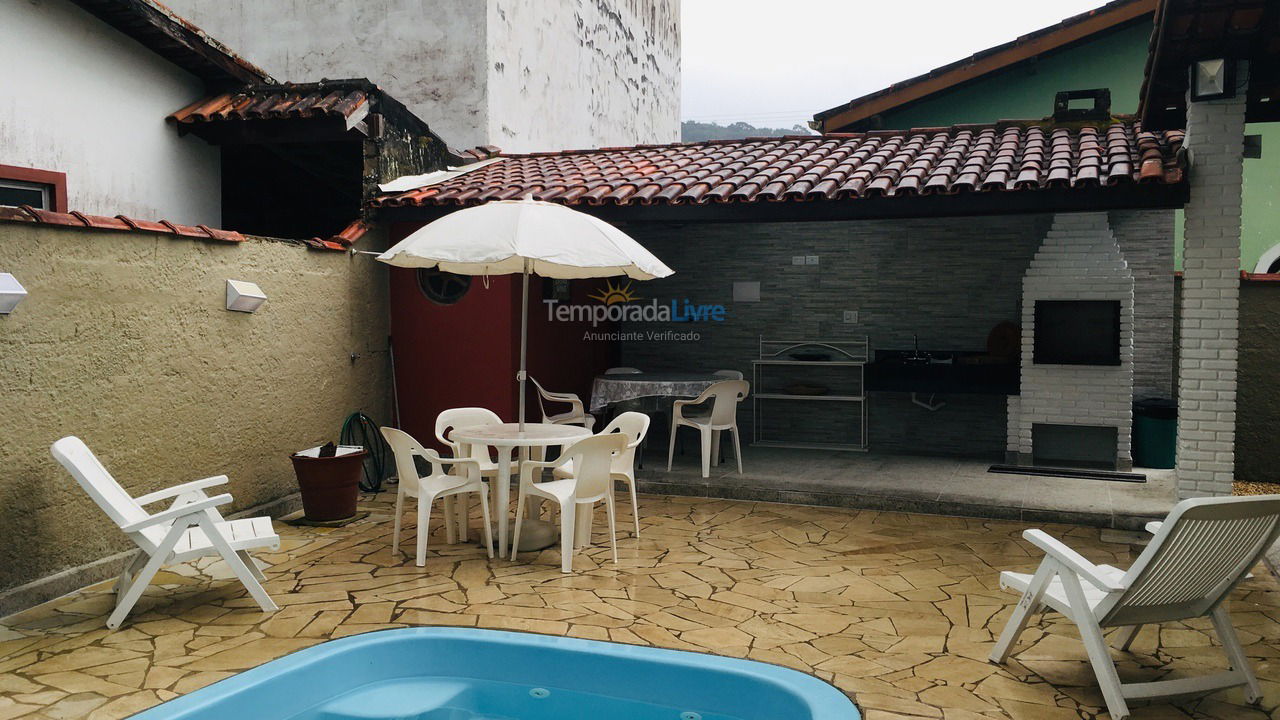Casa para aluguel de temporada em Caraguatatuba (Massaguaçu)