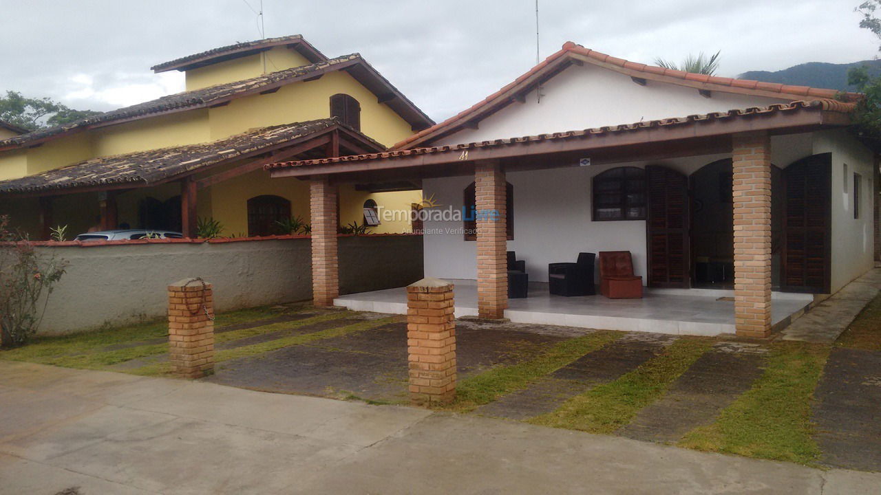 Casa para aluguel de temporada em Caraguatatuba (Massaguaçu)