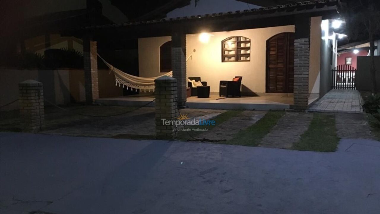 Casa para aluguel de temporada em Caraguatatuba (Massaguaçu)