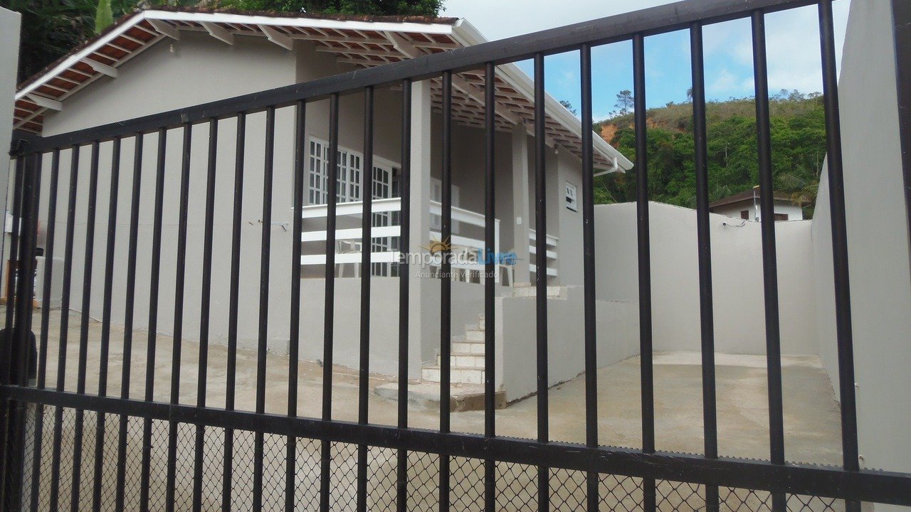 House for vacation rental in Ubatuba (Praia das Toninhas 299)