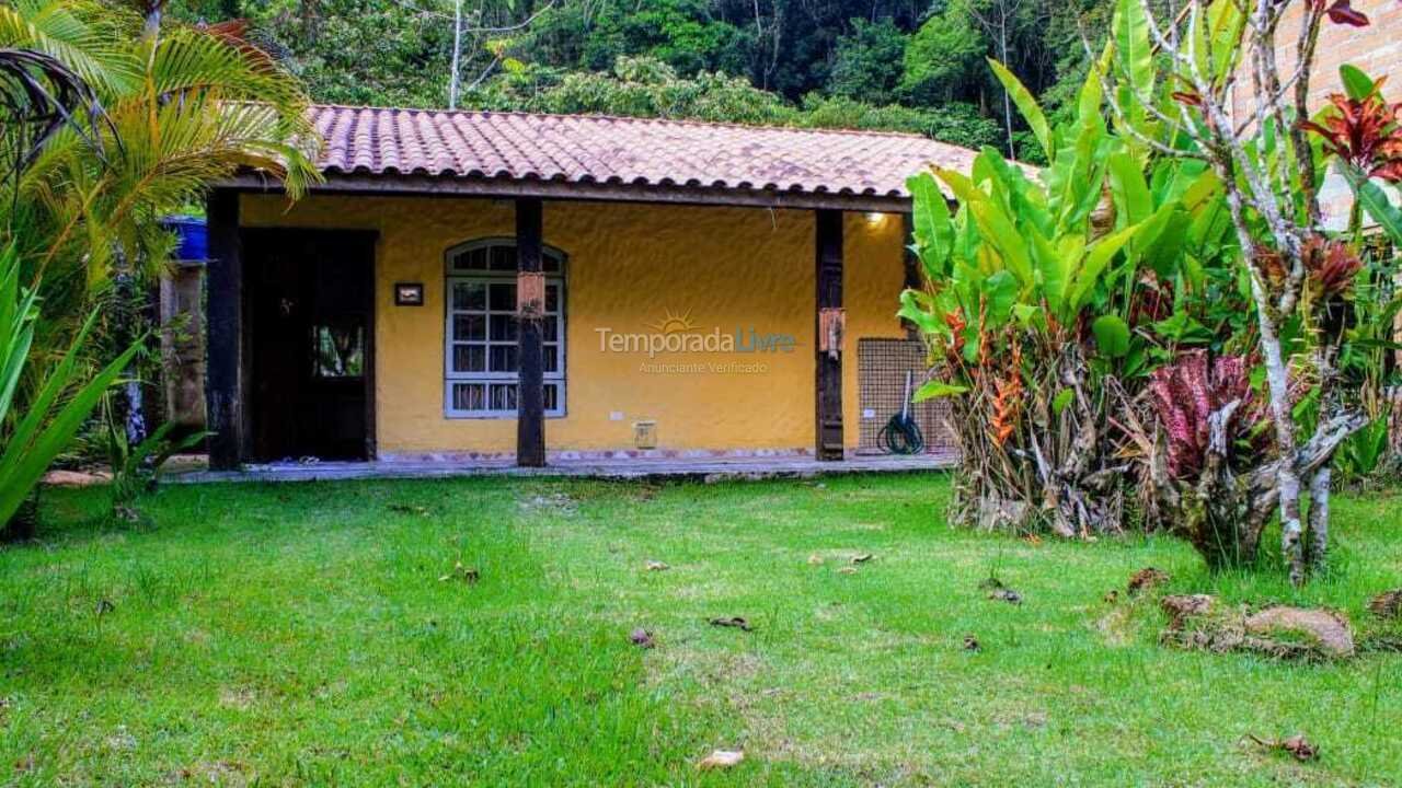Casa para aluguel de temporada em Ubatuba (Vila Rolim)