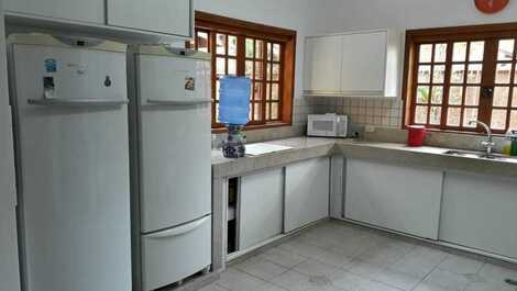 JUQUEHY - SOBRADO HERMOSO Y GRANDE CON 5 HABITACIONES Y PISCINA PRIVADA