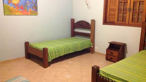 JUQUEHY - SOBRADO HERMOSO Y GRANDE CON 5 HABITACIONES Y PISCINA PRIVADA
