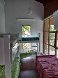 JUQUEHY - SOBRADO HERMOSO Y GRANDE CON 5 HABITACIONES Y PISCINA PRIVADA