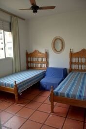 Confortável 2 quartos a uma quadra da Praia do Morro