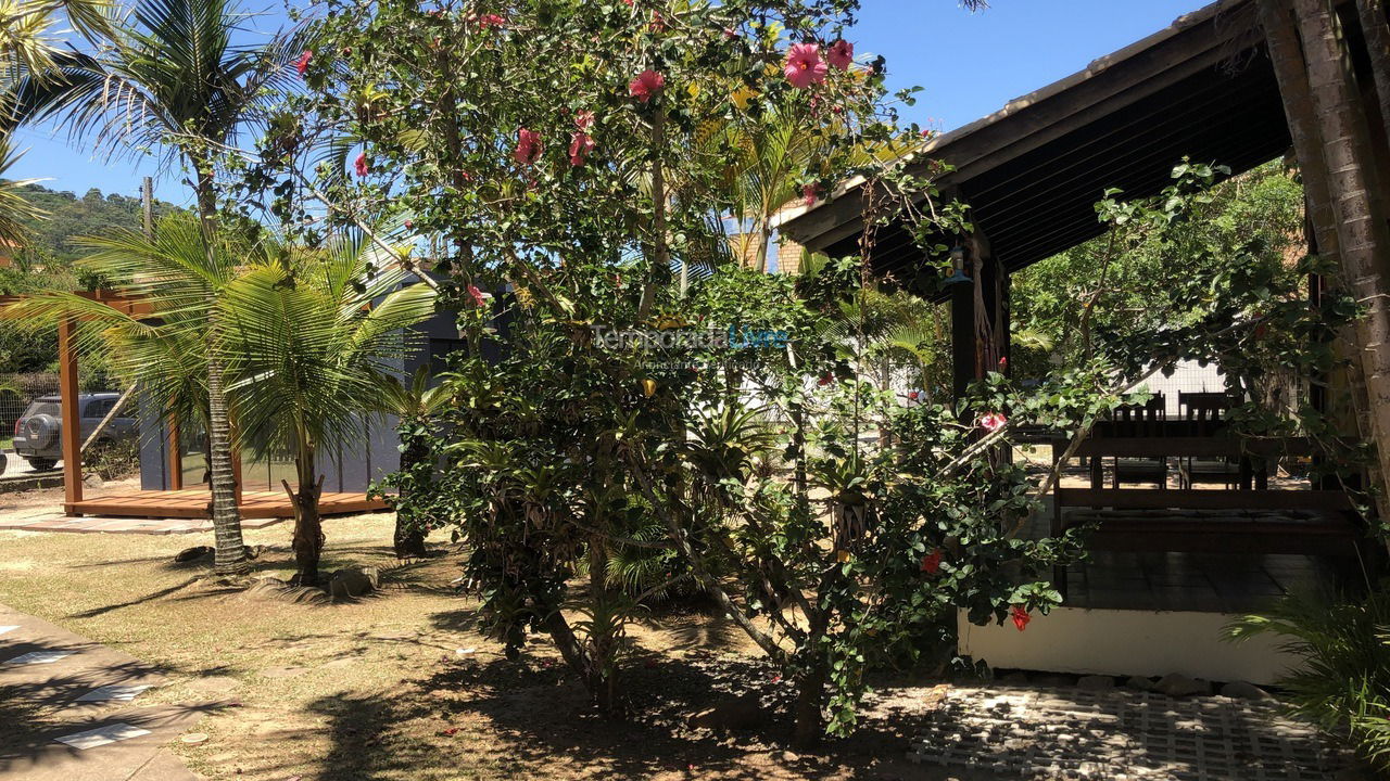 Casa para aluguel de temporada em Garopaba (Praia da Ferrugem)