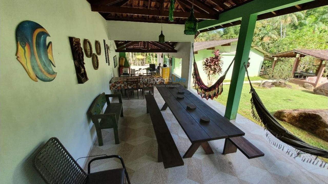 Granja para alquiler de vacaciones em Ubatuba (Praia Dura)