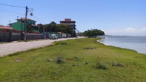 Casa tipo cabaña cerca de la playa y la laguna en Arraial do Cabo