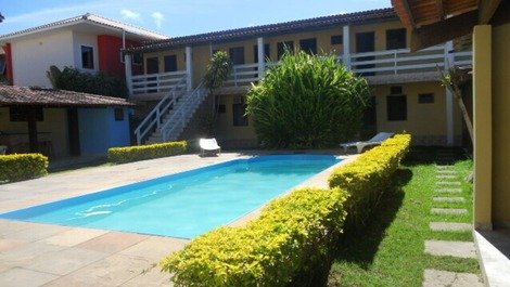 House with 10 suites, 50 people, pool, barbecue, 500m from the beach