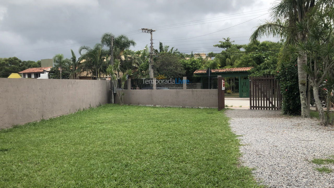 Casa para alquiler de vacaciones em Garopaba (Praia da Ferrugem)