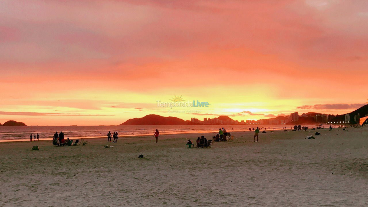 Casa para aluguel de temporada em Guarujá (Enseada)