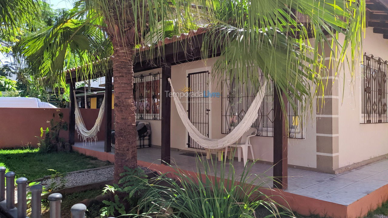 Casa para aluguel de temporada em Bombinhas (Praia de Bombinhas)