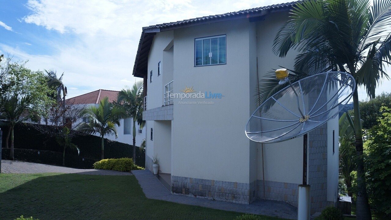Casa para aluguel de temporada em Igaratá (Almeida Prado Portal de Igarata)