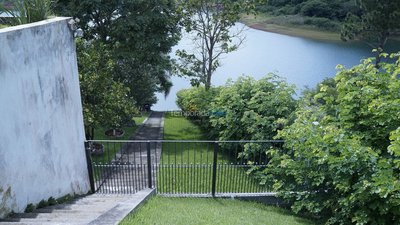 Casa para aluguel de temporada em Igaratá (Almeida Prado Portal de Igarata)