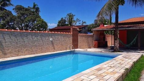 Casa con gran piscina y 200 metros de la hermosa playa de Boraceia 2