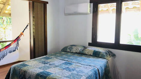 Linda casa com 8 quartos localizada à 70m da Praia de Taperapuan