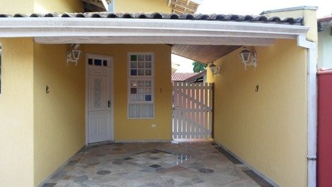 HOUSE WITH 1 SUITE 2 BEDROOMS 3 BATHROOMS ACCOMMODATION 8 PEOPLE