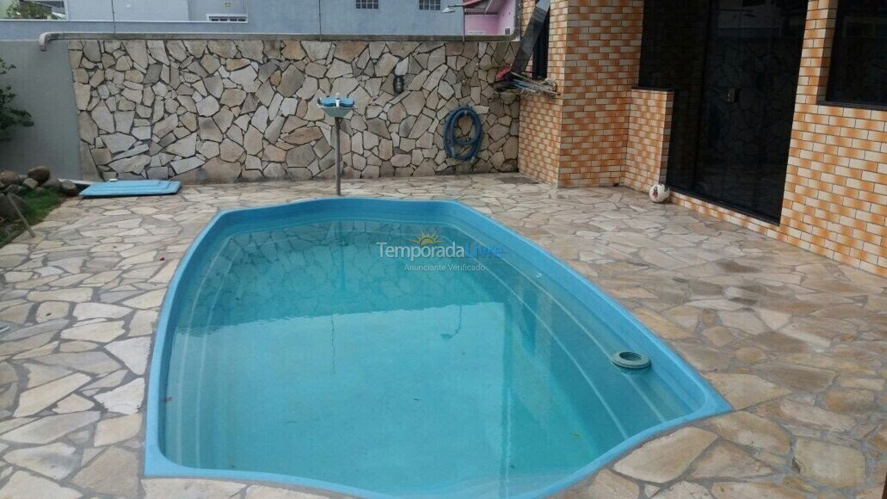 Casa para aluguel de temporada em Barra Velha (Praia do Tabuleiro)