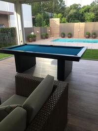 Casa en urbanización cerrada, piscina, parque infantil, barbacoa