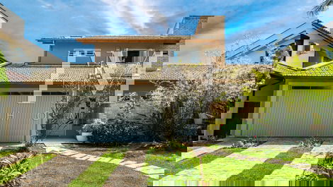 Beach house - Casa a 300 metros do mar de Jurerê Internacional