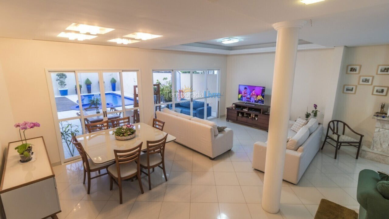 House for vacation rental in Florianopolis (Jurerê Internacional)