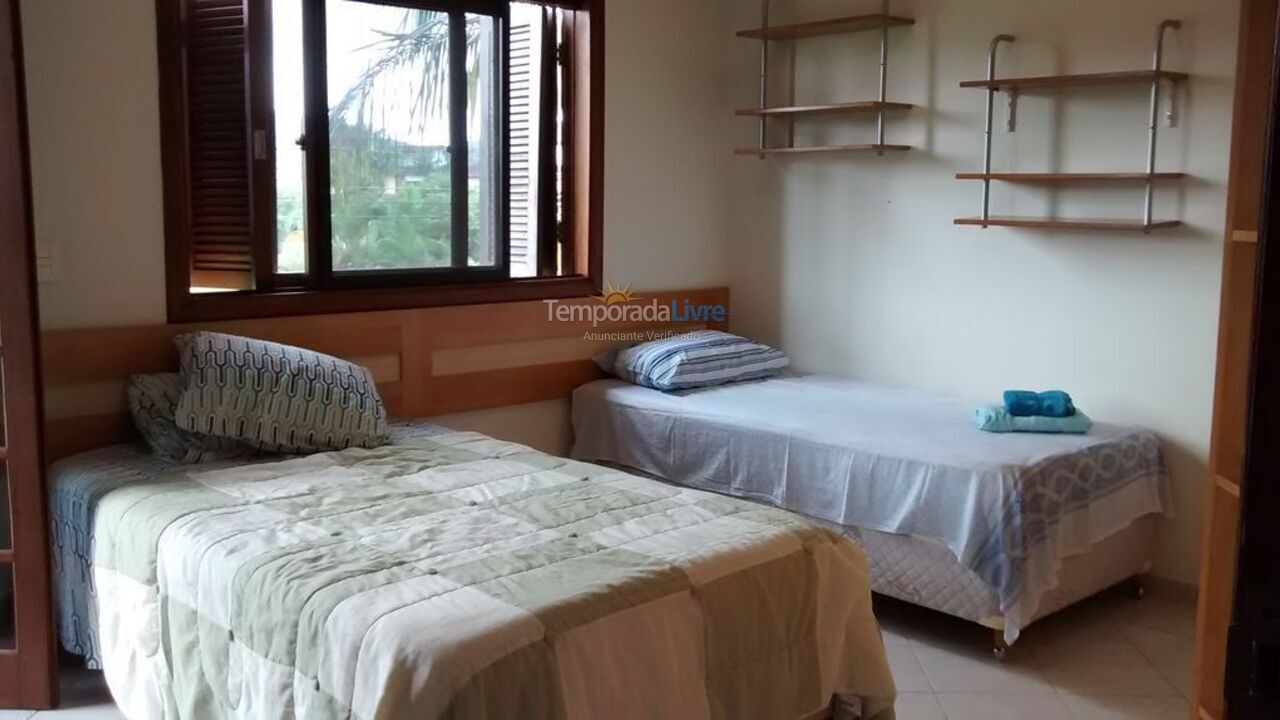 Casa para aluguel de temporada em Guarujá (Praia do Pernambuco)