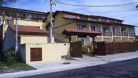 Casa de 3 quartos em Condomínio com piscina, na praia do Peró.