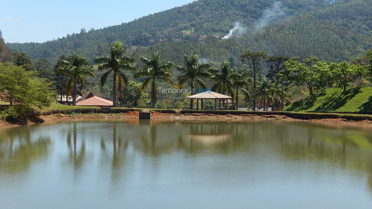 Chácara / sítio para aluguel de temporada em Pedra Bela (Bairro Pitangueiras)