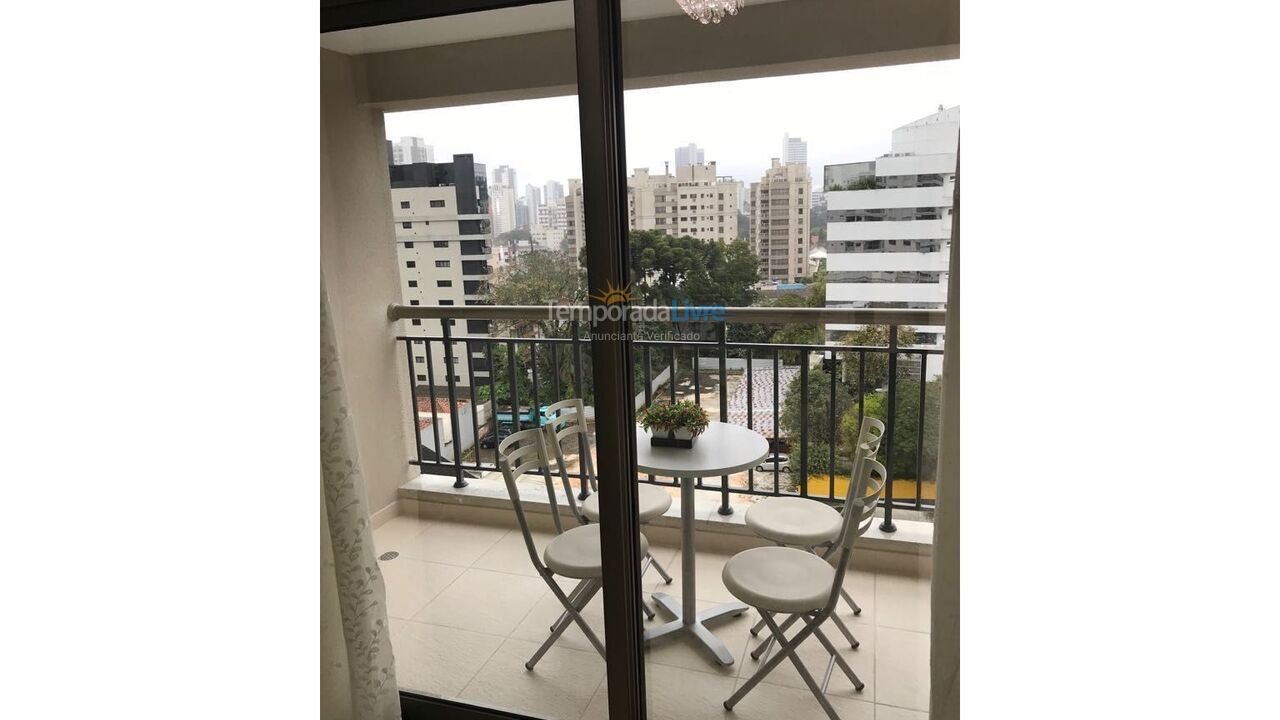 Apartamento para aluguel de temporada em Curitiba (Batel)