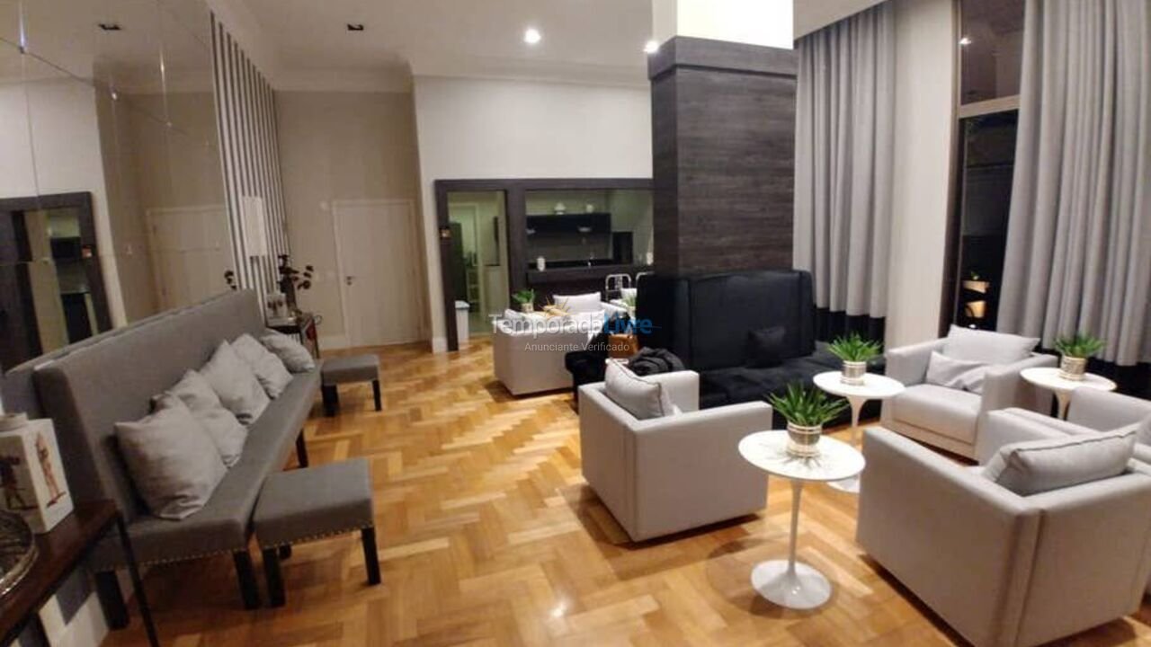 Apartamento para aluguel de temporada em Curitiba (Batel)