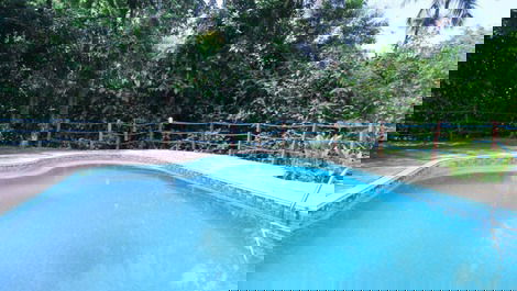 ENCANTADORA CASA EN CONDOMINIO LLENO DE NATURALEZA