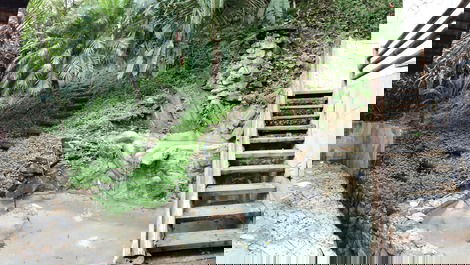ENCANTADORA CASA EN CONDOMINIO LLENO DE NATURALEZA
