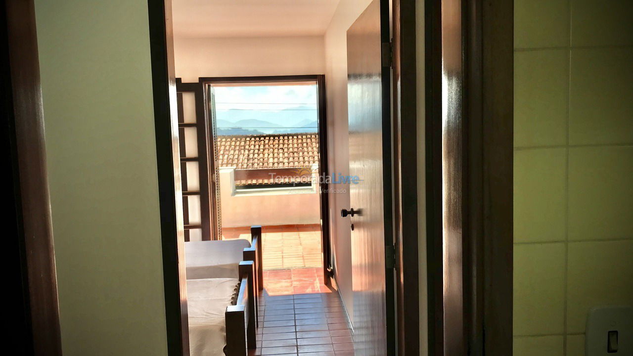 Apartamento para aluguel de temporada em Ubatuba (Praia das Toninhas)