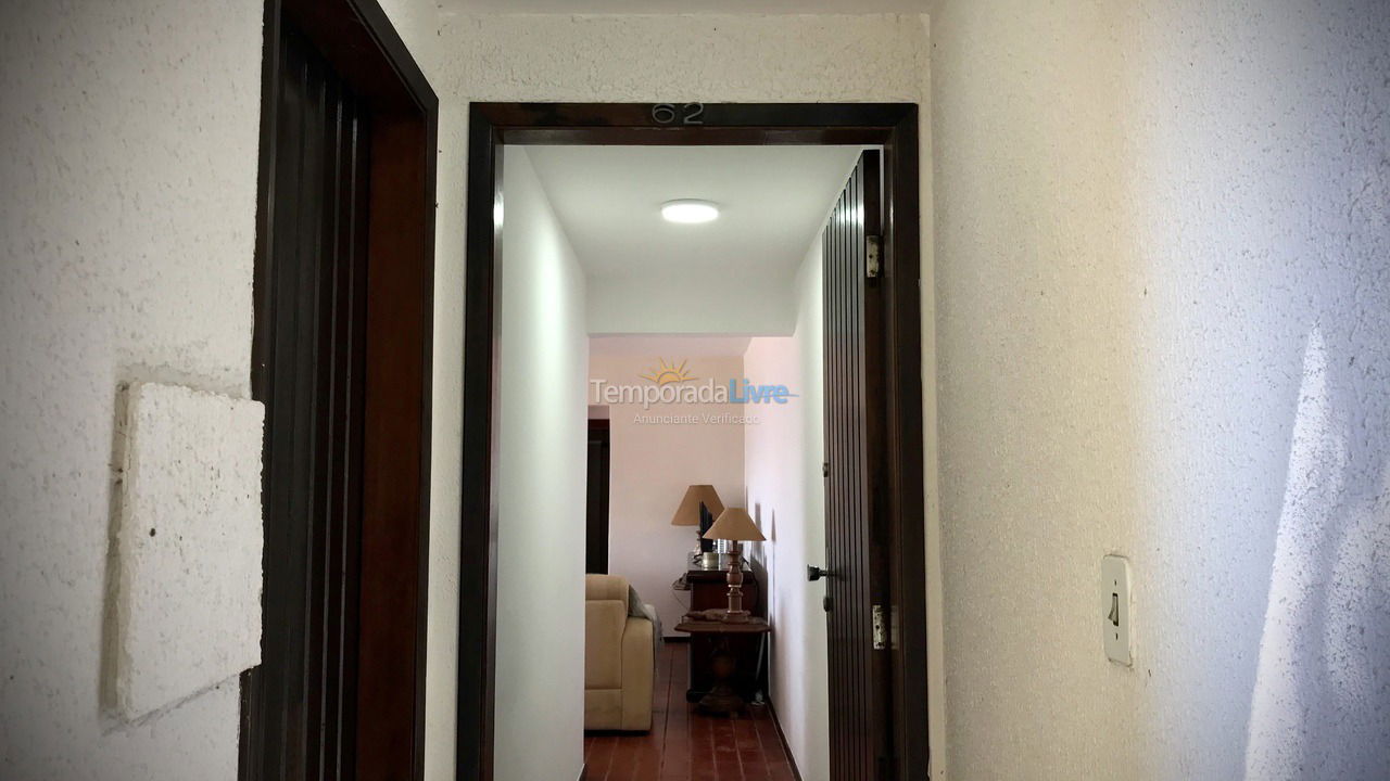 Apartamento para aluguel de temporada em Ubatuba (Praia das Toninhas)