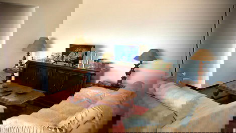 Amplo apartamento em condomínio