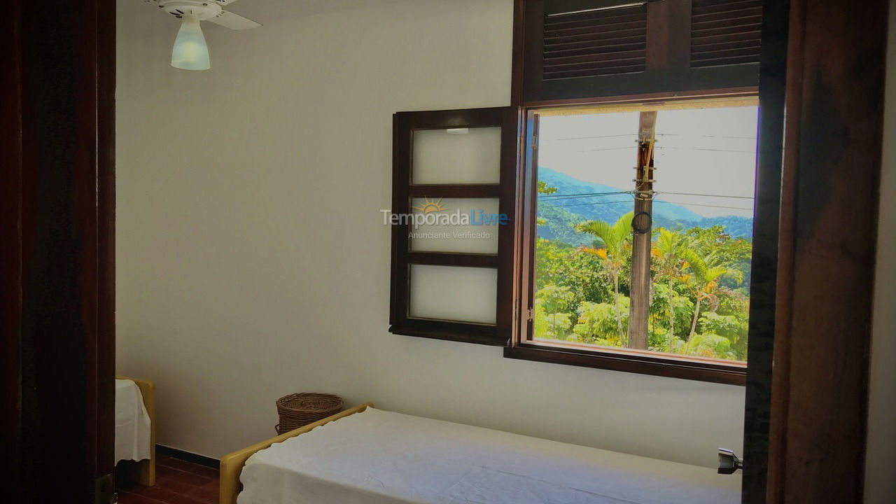 Apartamento para aluguel de temporada em Ubatuba (Praia das Toninhas)