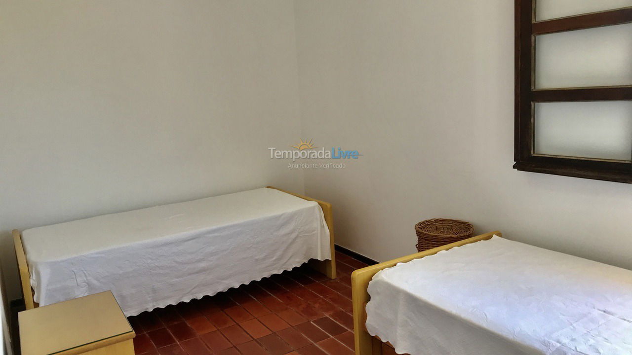 Apartamento para aluguel de temporada em Ubatuba (Praia das Toninhas)