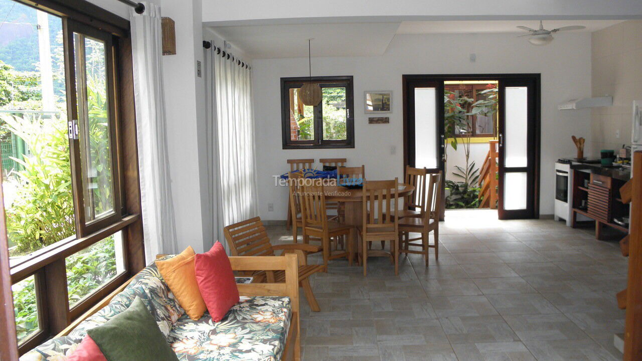 Casa para alquiler de vacaciones em Ubatuba (Praia do Lázaro)