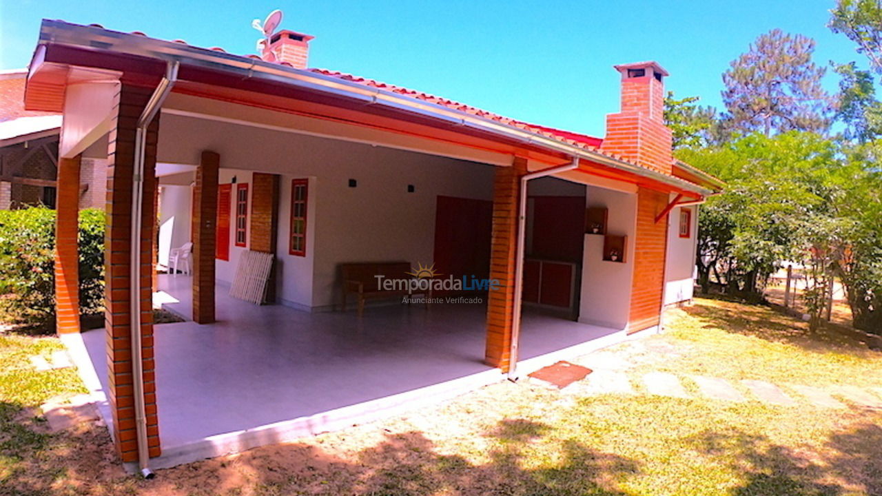 Casa para aluguel de temporada em Garopaba (Praia da Ferrugem)