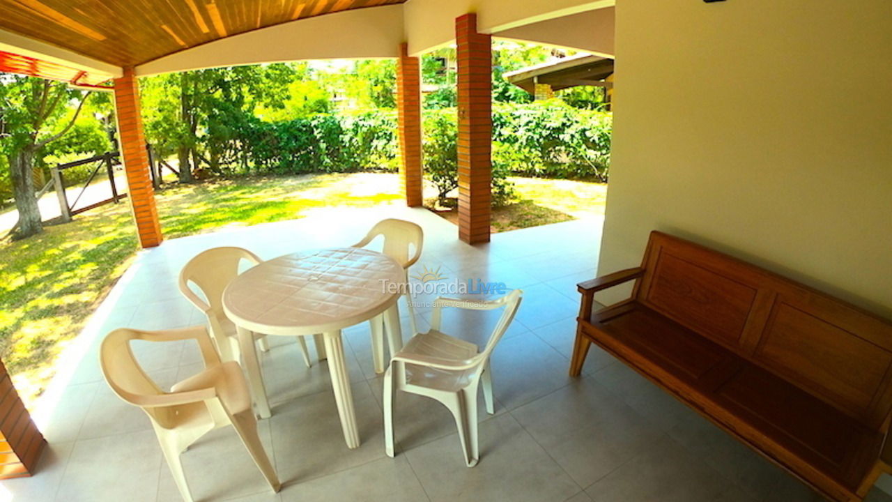 Casa para aluguel de temporada em Garopaba (Praia da Ferrugem)