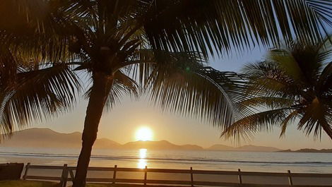 Casa Pé Na Areia, Frente Mar, 16 pess, Praia da Fortaleza, Ubatuba/SP.