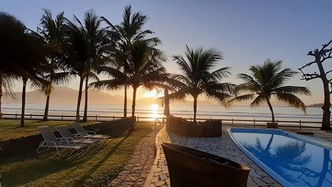 Casa Pé Na Areia, Front Sea, 16 pers, Praia da Fortaleza, Ubatuba/SP.
