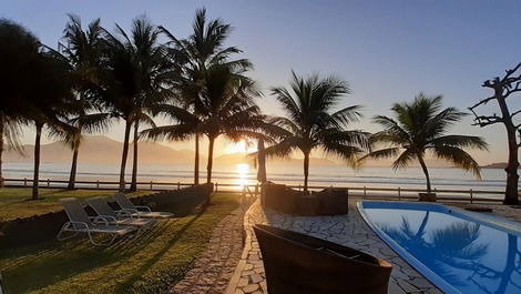 Casa Pé Na Areia, Frente al Mar, 16 pers, Praia da Fortaleza, Ubatuba/SP.