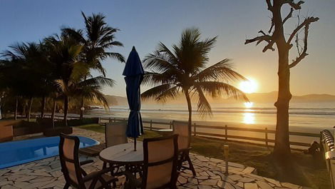 Casa Pé Na Areia, Front Sea, 16 pers, Praia da Fortaleza, Ubatuba/SP.