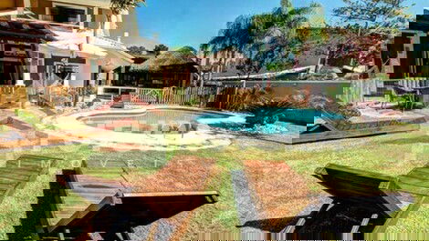 HOUSE WITH SWIMMING POOL - MARISCAL BEACH - BOMBINHAS / SC (LC114F)
